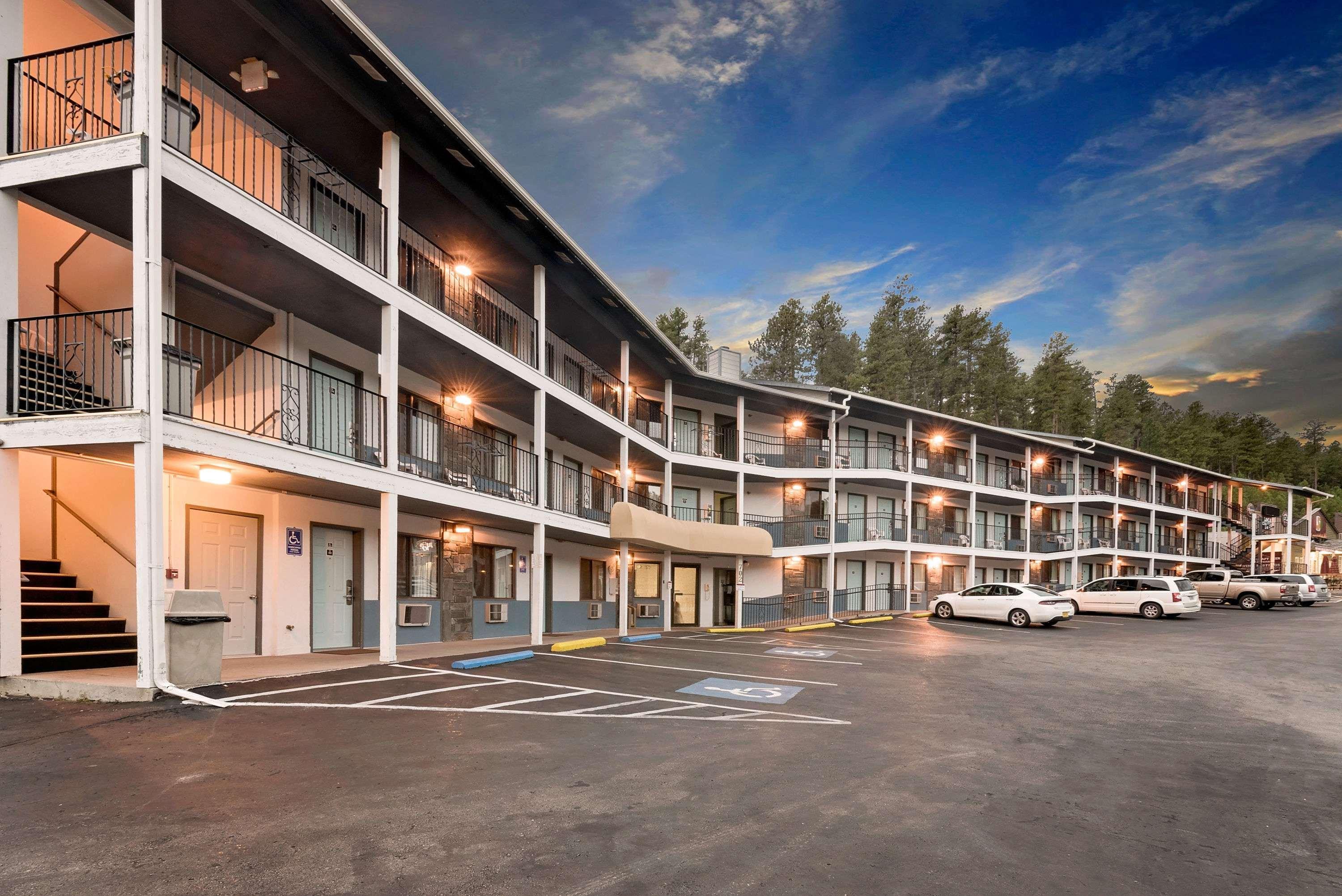 Super 8 By Wyndham Keystone/Mt. Rushmore Exteriör bild