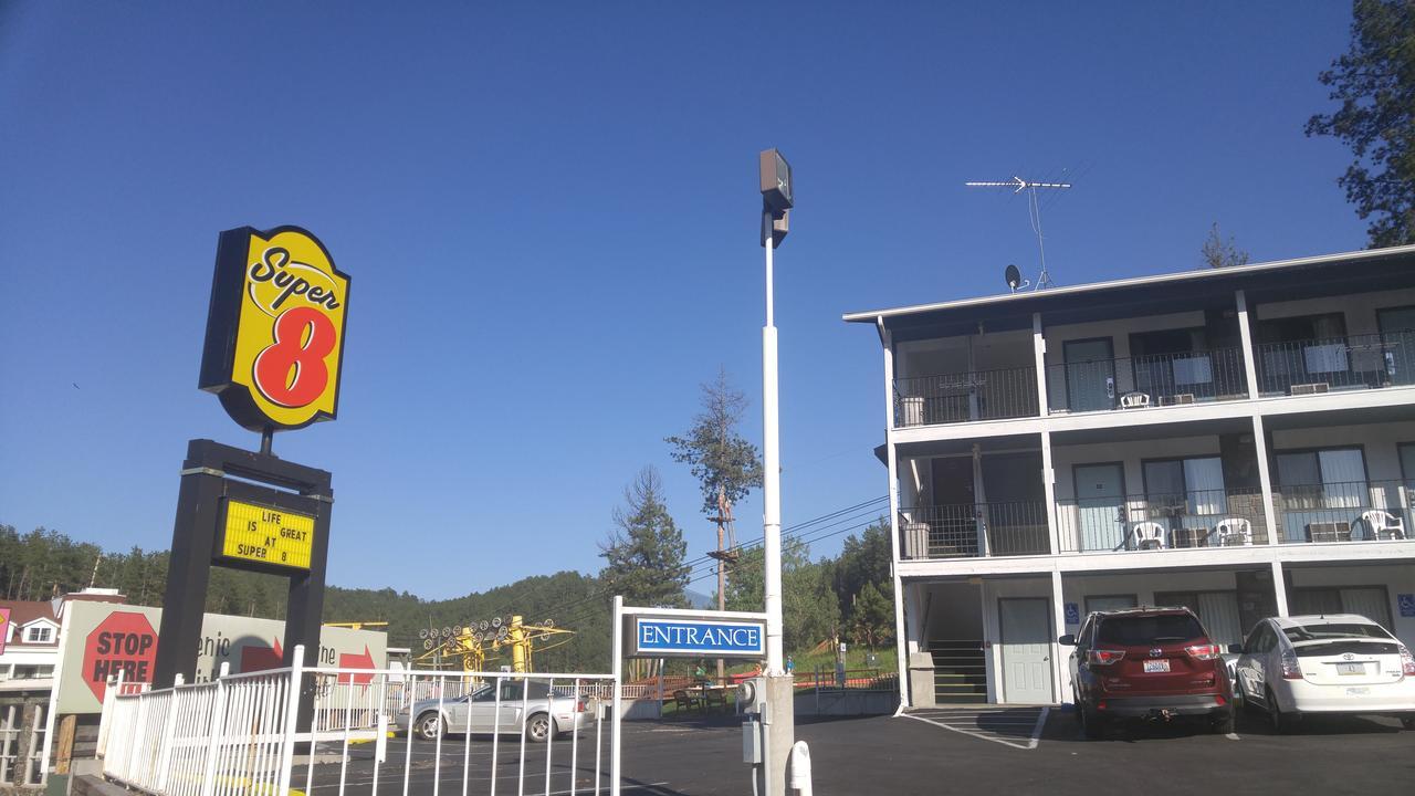 Super 8 By Wyndham Keystone/Mt. Rushmore Exteriör bild